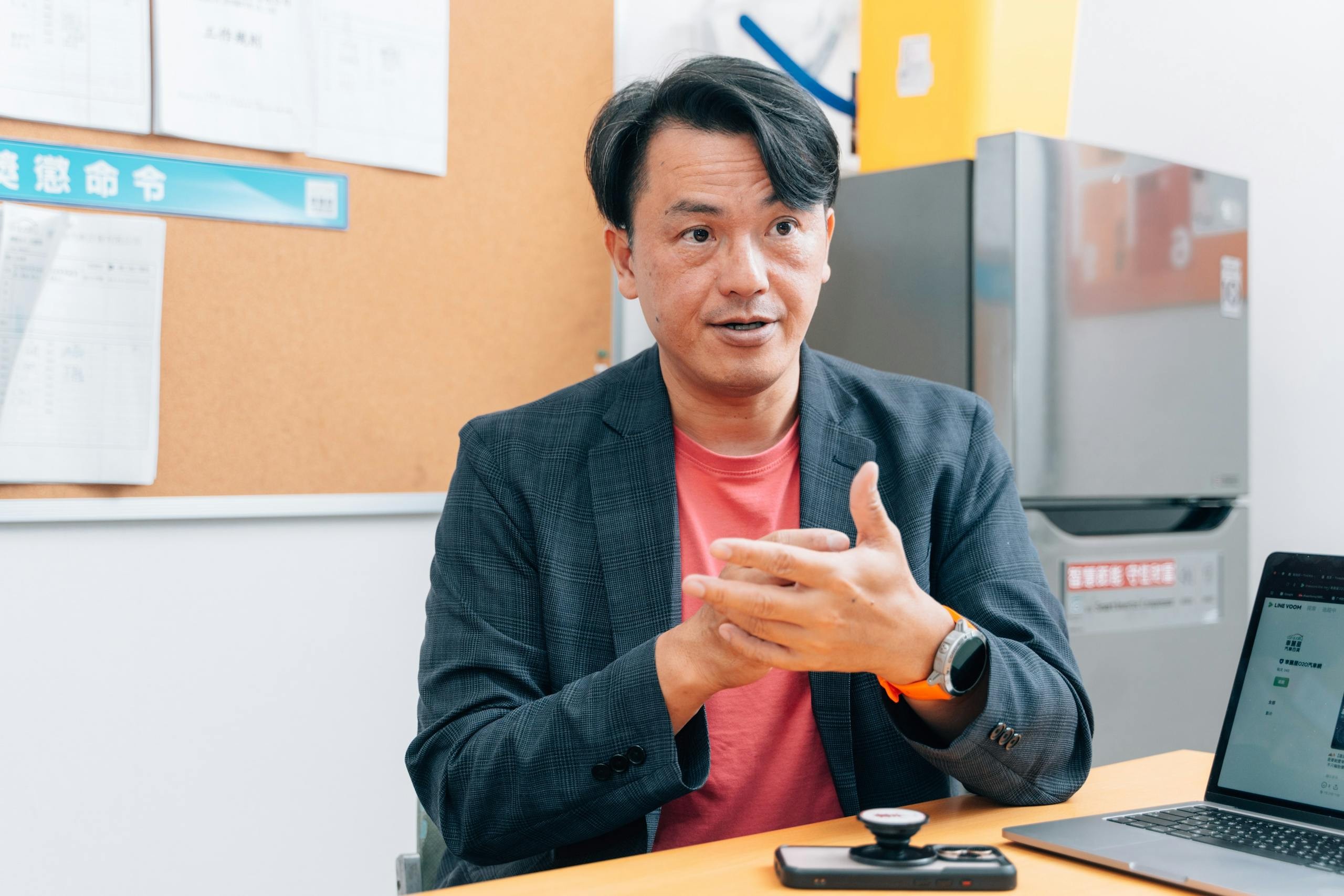 理科出身的卓星在浸淫電子商務世界超過二十年，自稱是「電商阿順師」，專治各種電商疑難雜症。/ Photo Credit：張家瑋