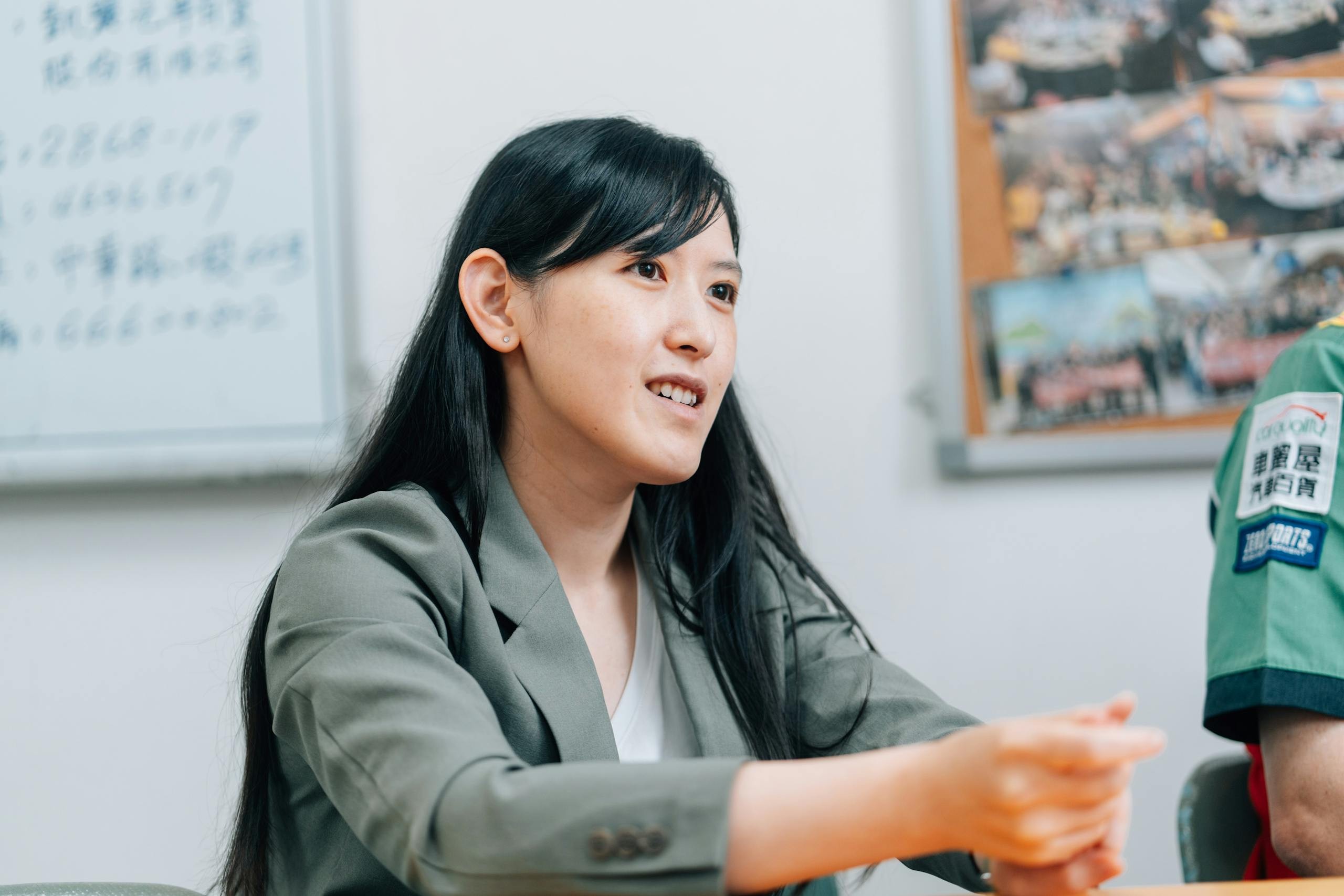 以力執行長徐郁涵強調，自家的聊天機器人回應需求精準度高、整合社群網站力道強，是打入日本、泰國等國際市場的最大優勢。 / Photo Credit：張家瑋