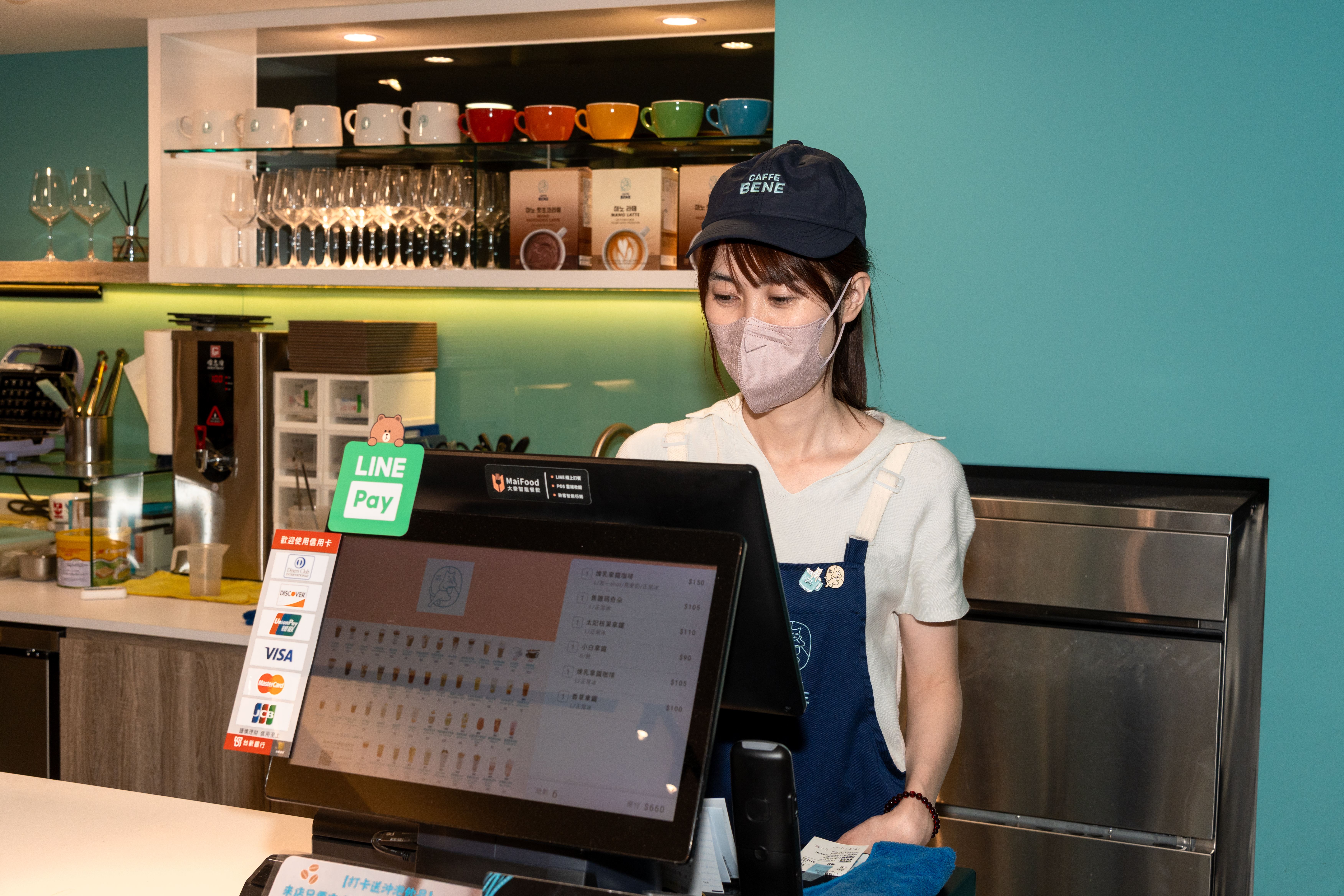 Caffe Bene過嶺店選擇大麥智能餐飲系統，整合不同管道的訂單能即時進入系統