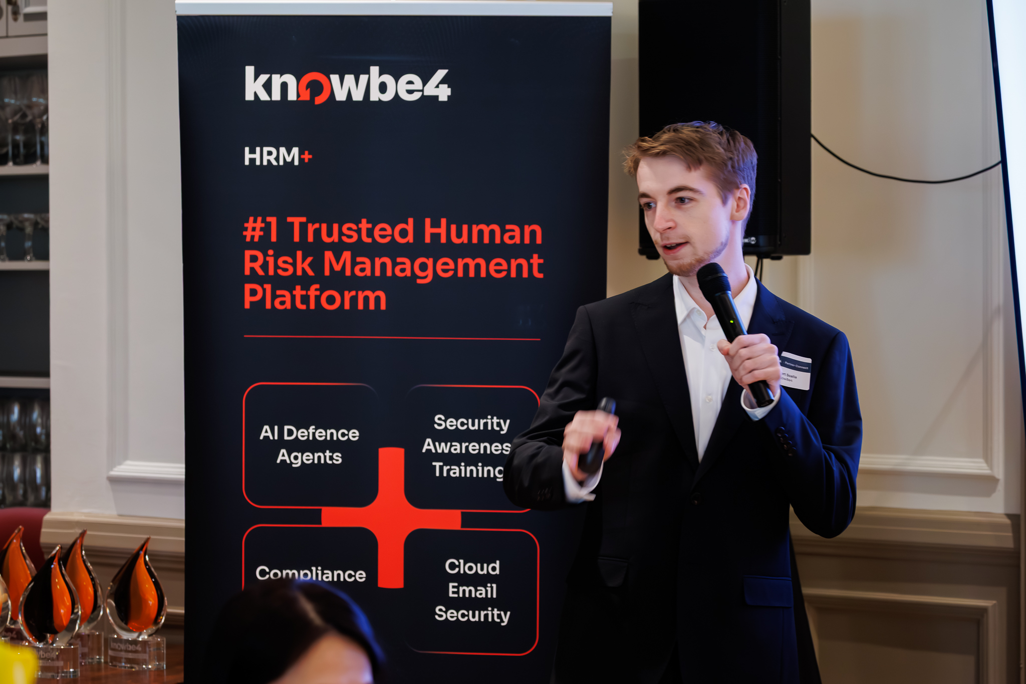 【資訊安全｜AI應用】人因風險管理（HRM）策略為何不能忽視 AI？Ferrari Group 實踐案例解析